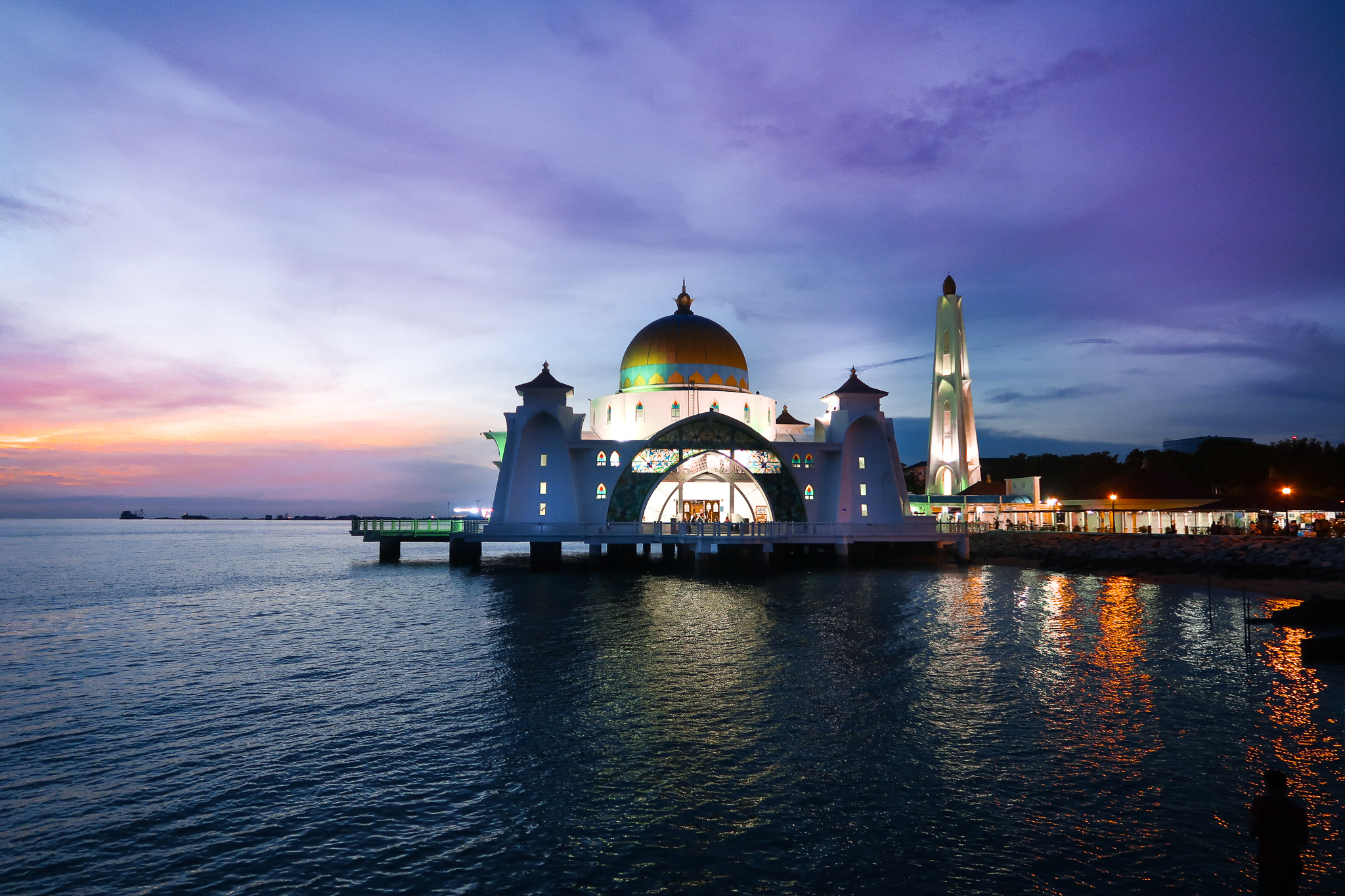 24 Hours in Malacca, Malaysia - sunset at Masjid Selat